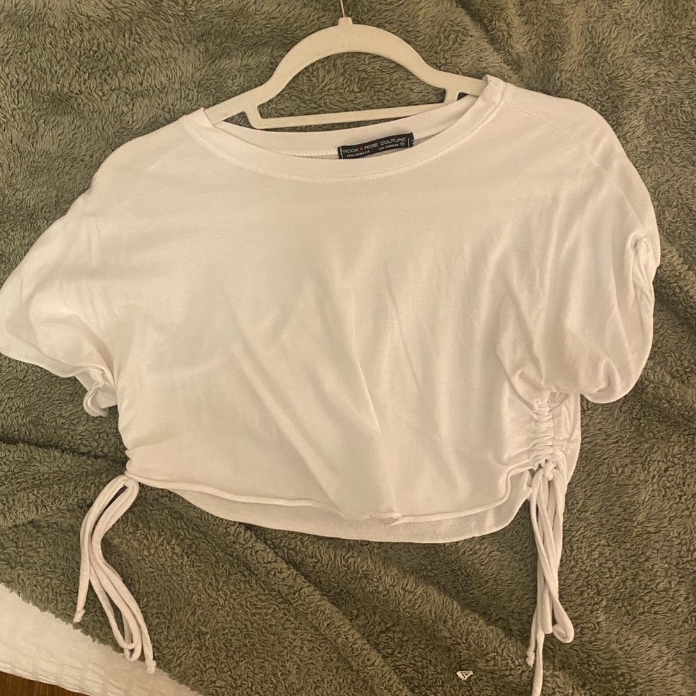 Cropped tee with adjustable scrunch ties